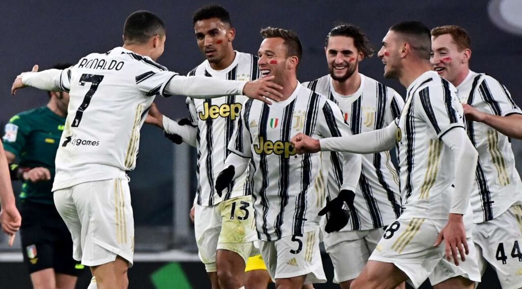 Κριστιάνο κερνάει, Γιουβέντους πίνει… στην υγειά της Κάλιαρι (vid)