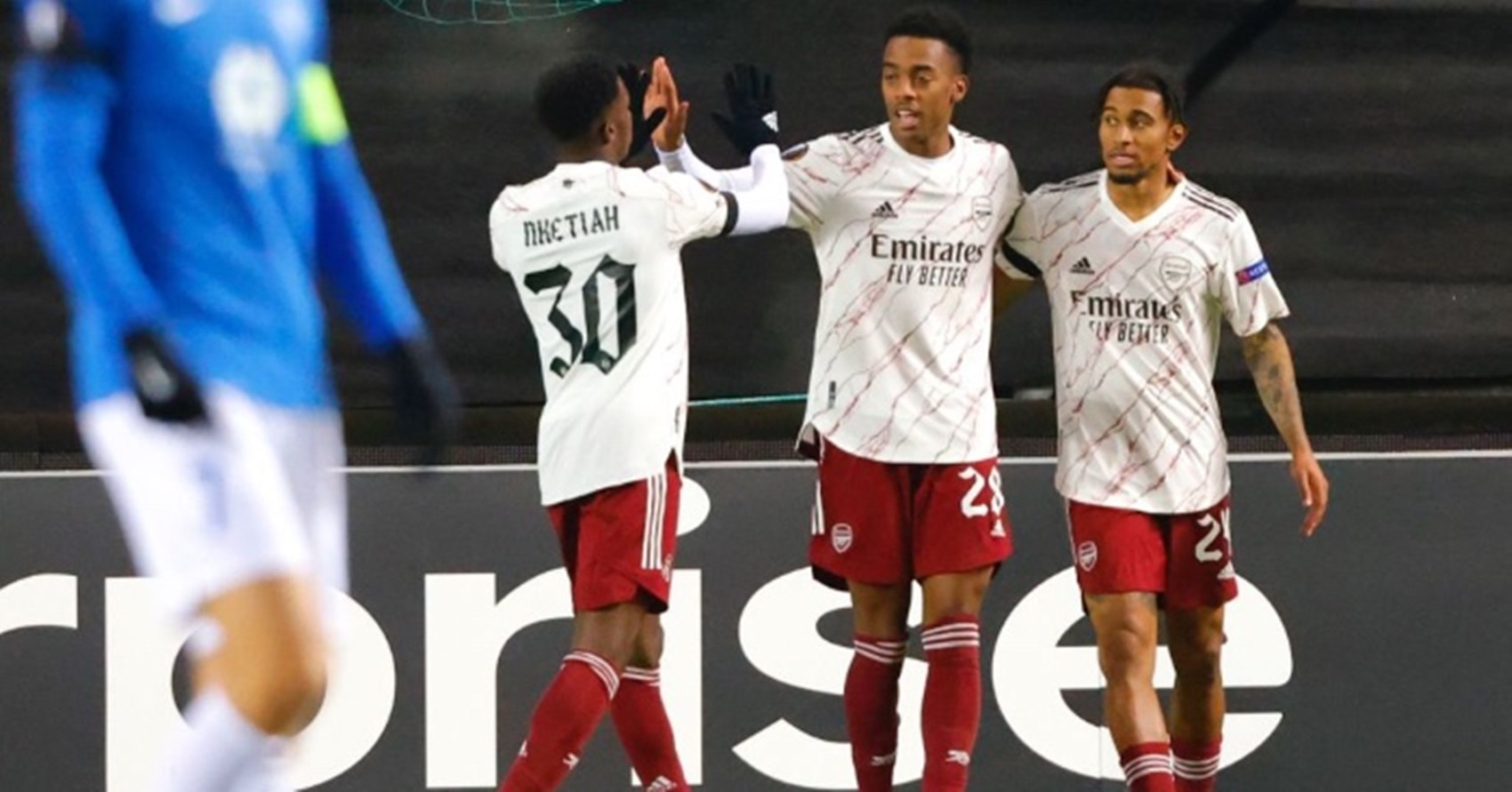 Τουάχιστον έξω πάει… καλά η Άρσεναλ! (vid)