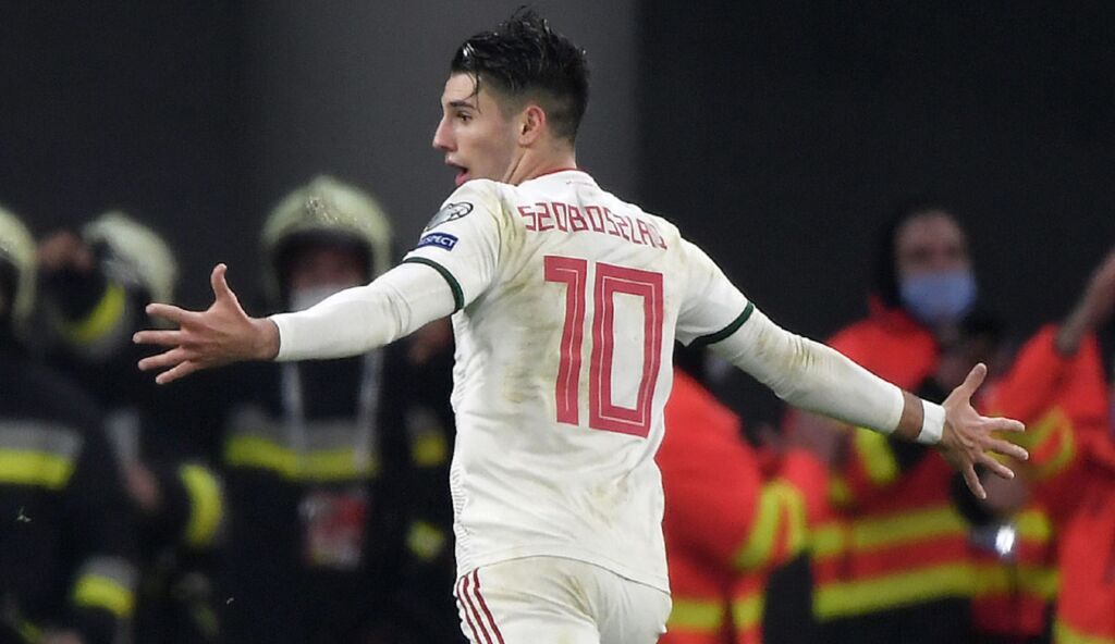 Ο Σζομποσλάι τρελαίνει τους πάντες, τρελαίνει και τον «Ζιζού»