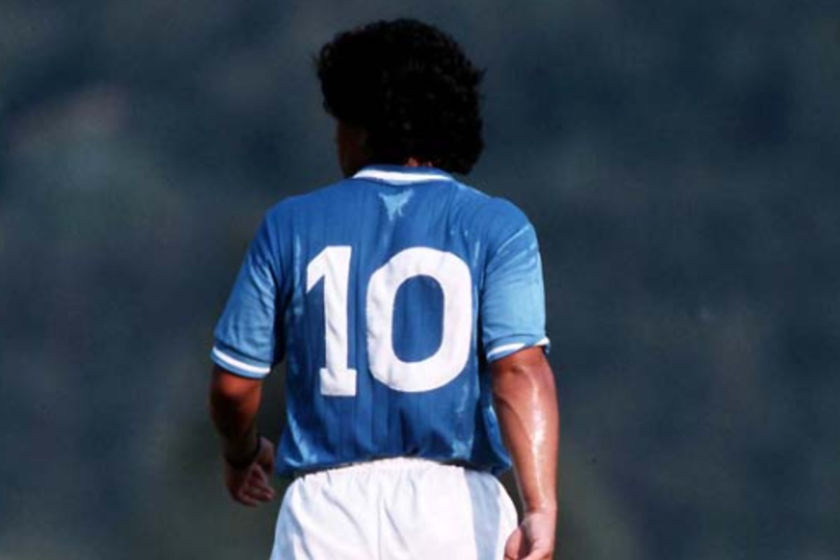 Ποιος να συγκριθεί με τον Μαραντόνα;