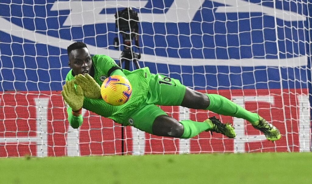 Δεν αφήνει ούτε… κουνούπι να περάσει ο Μεντί! (pics)