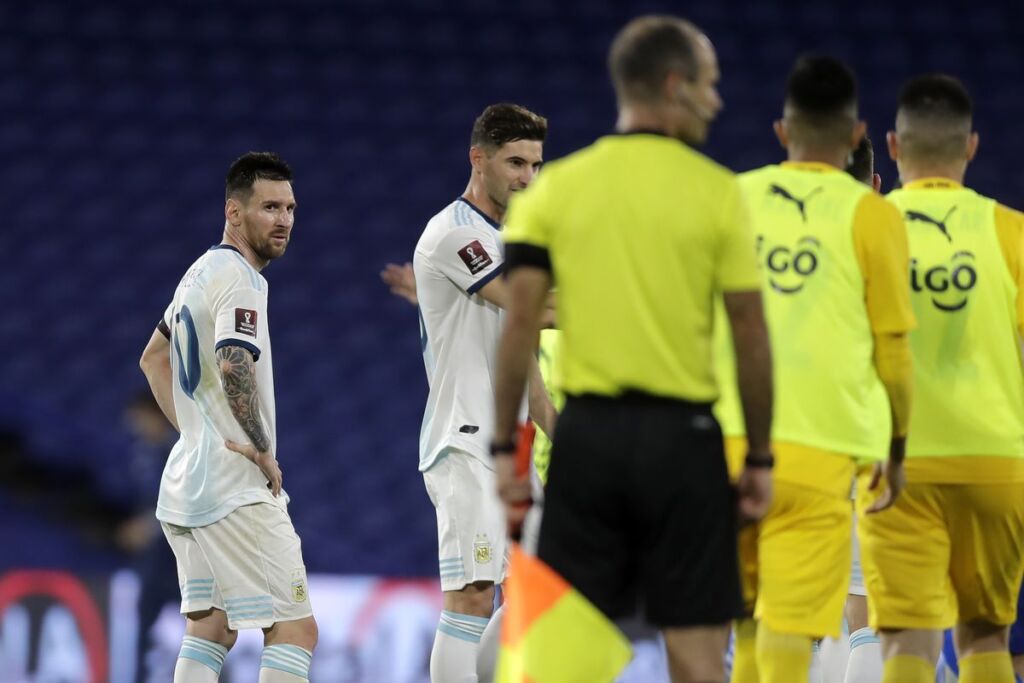 Πυρ και μανία ο Μέσι με τον διαιτητή -“Μας έχεις γαμ… δύο φορές”!