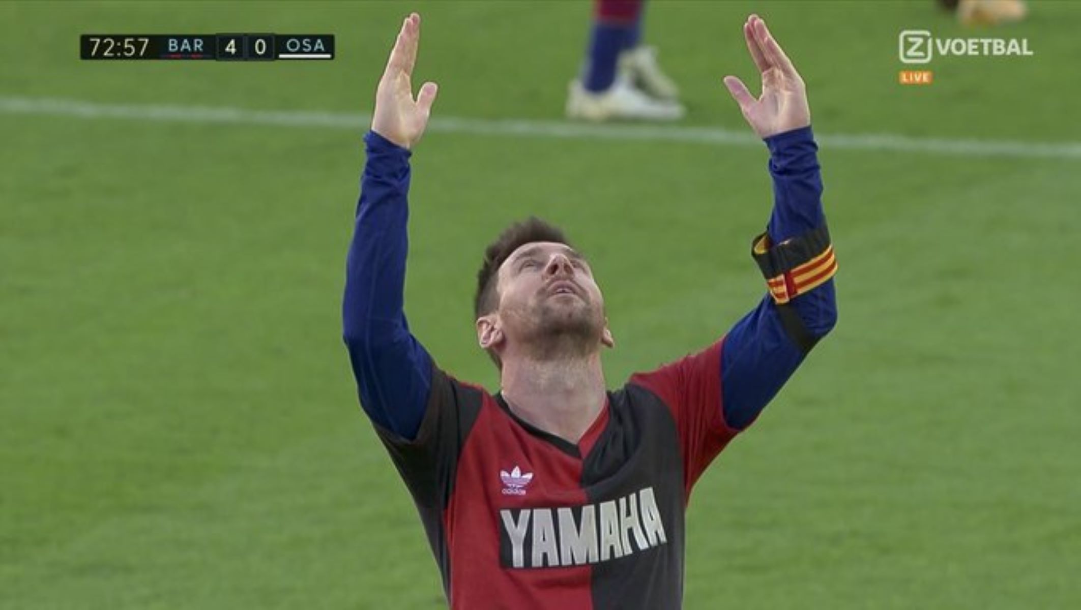 Γκολάρα Μέσι και αφιέρωση στον… Θεό του (vid)