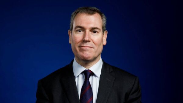 O Ρουσέντ τάζει το γήπεδο στον Μέσι