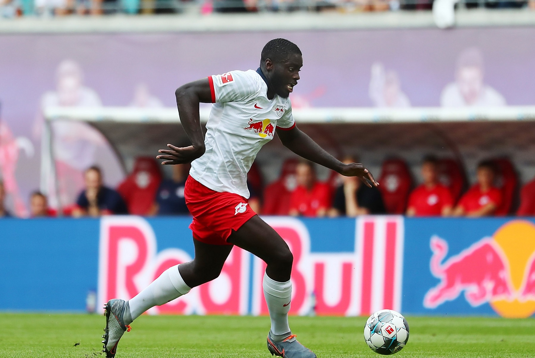 Με την όρεξη η Λίβερπουλ – Μπάγερν καλεί Ουπαμεκανό