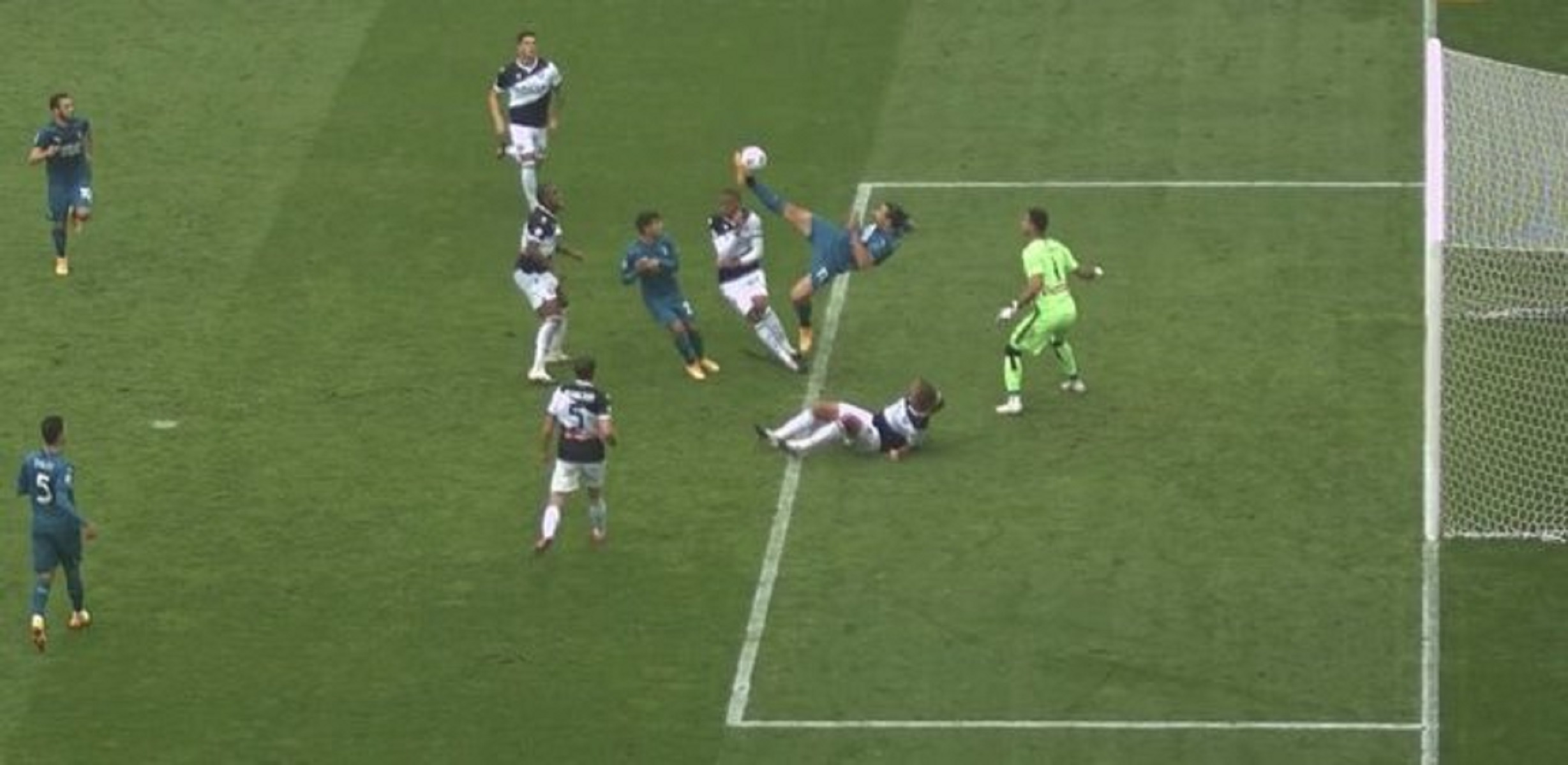 Το απίθανο… τεμάχιο του αξεπέραστου Ζλάταν (vid)