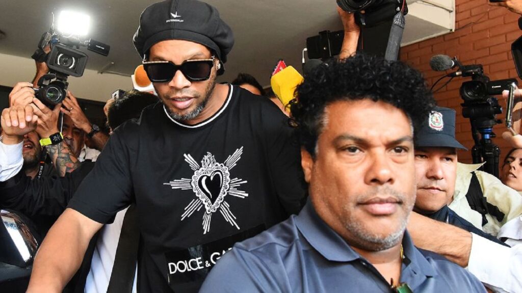 Η μητέρα του Ροναλντίνιο είναι στην εντατική με κορωνοϊό