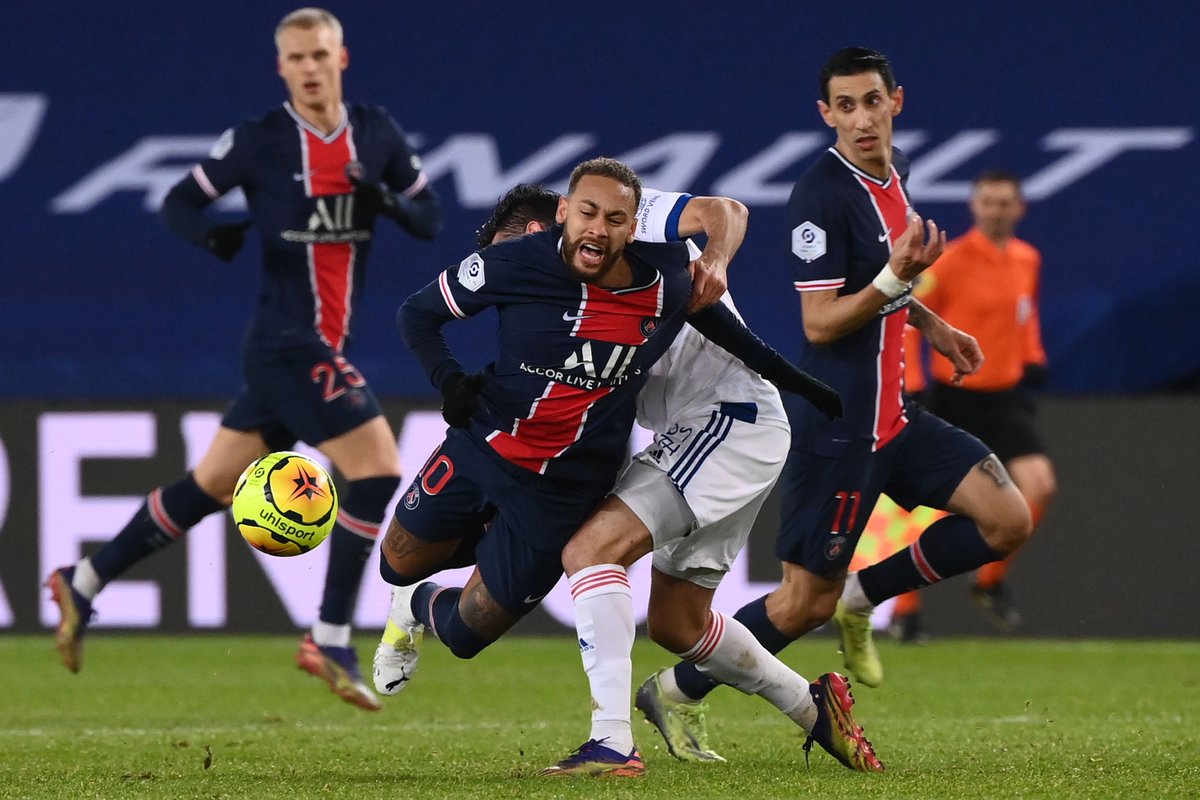 Καθησυχαστική η Παρί: Γλίτωσε το κάταγμα ο Νεϊμάρ (pic)