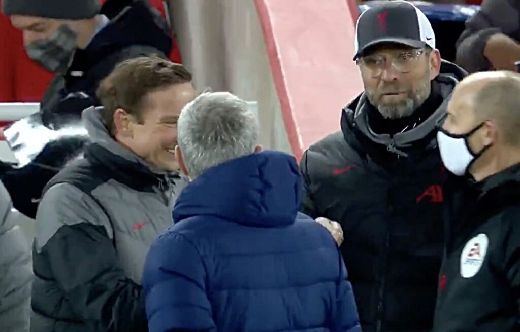 Μουρίνιο: «Είπα στον Κλοπ ότι έχασε η καλύτερη ομάδα. Διαφώνησε…»