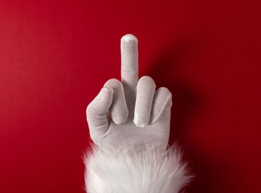 Ο Ζλάταν ευχήθηκε για τις γιορτές με υψωμένο το…. μεσαίο δάχτυλο! (pic)