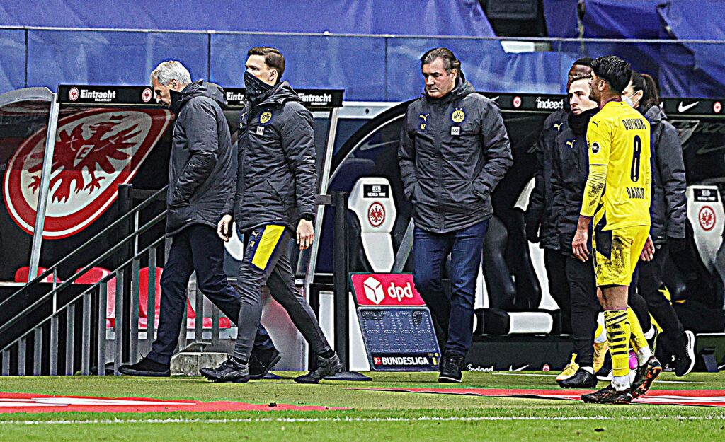 Όλα τριγύρω αλλάζουν και η… Ντόρτμουντ πάλι “γκέλα” φέρνει! (vid)