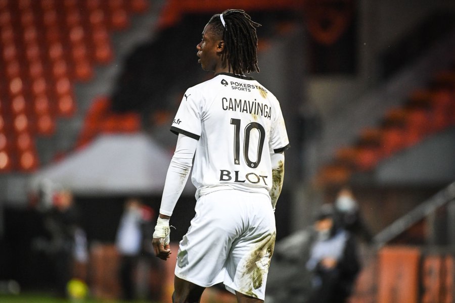 Δεν είναι μόνο η Ρεάλ Μαδρίτης που ρίχνει... ματιές στον Καμαβινγκά!