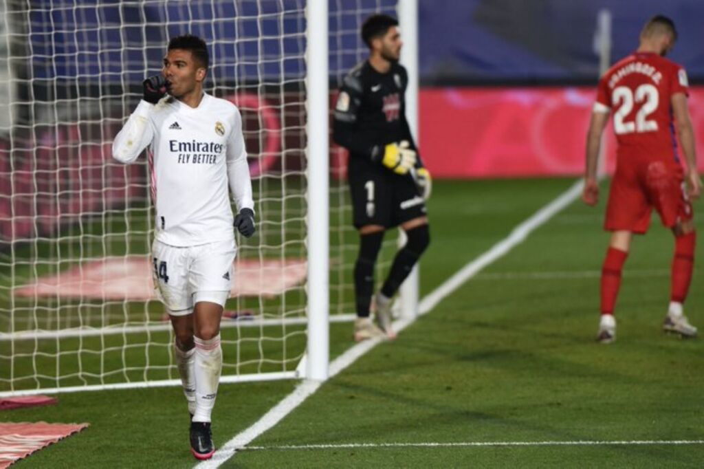 Κασεμίρο: «Άλλοι μιλούν για VAR, εμείς μόνο για μπάλα»