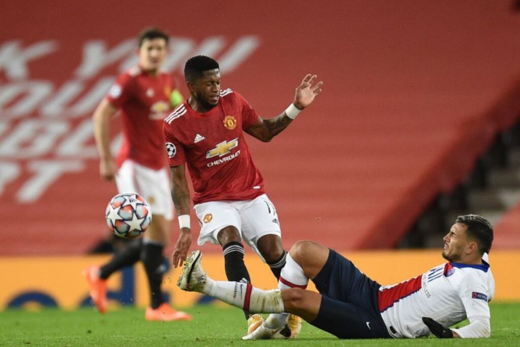 Ο Φρεντ σκέφτεται να αποχωρήσει από τη Γιουνάιτεντ