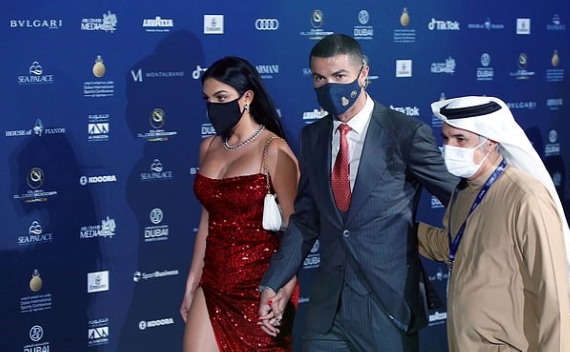 Η εμφάνιση της Τζεορτζίνα… γονάτισε το Ντουμπάι (pics)