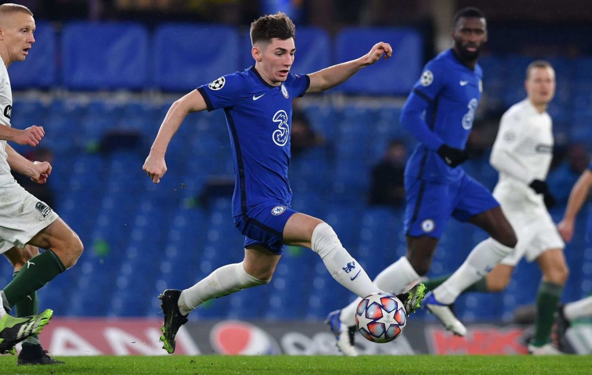 Βγάζει… μάτια ο Γκίλμουρ – Τον θέλει σαν τρελός ο Τζέραρντ