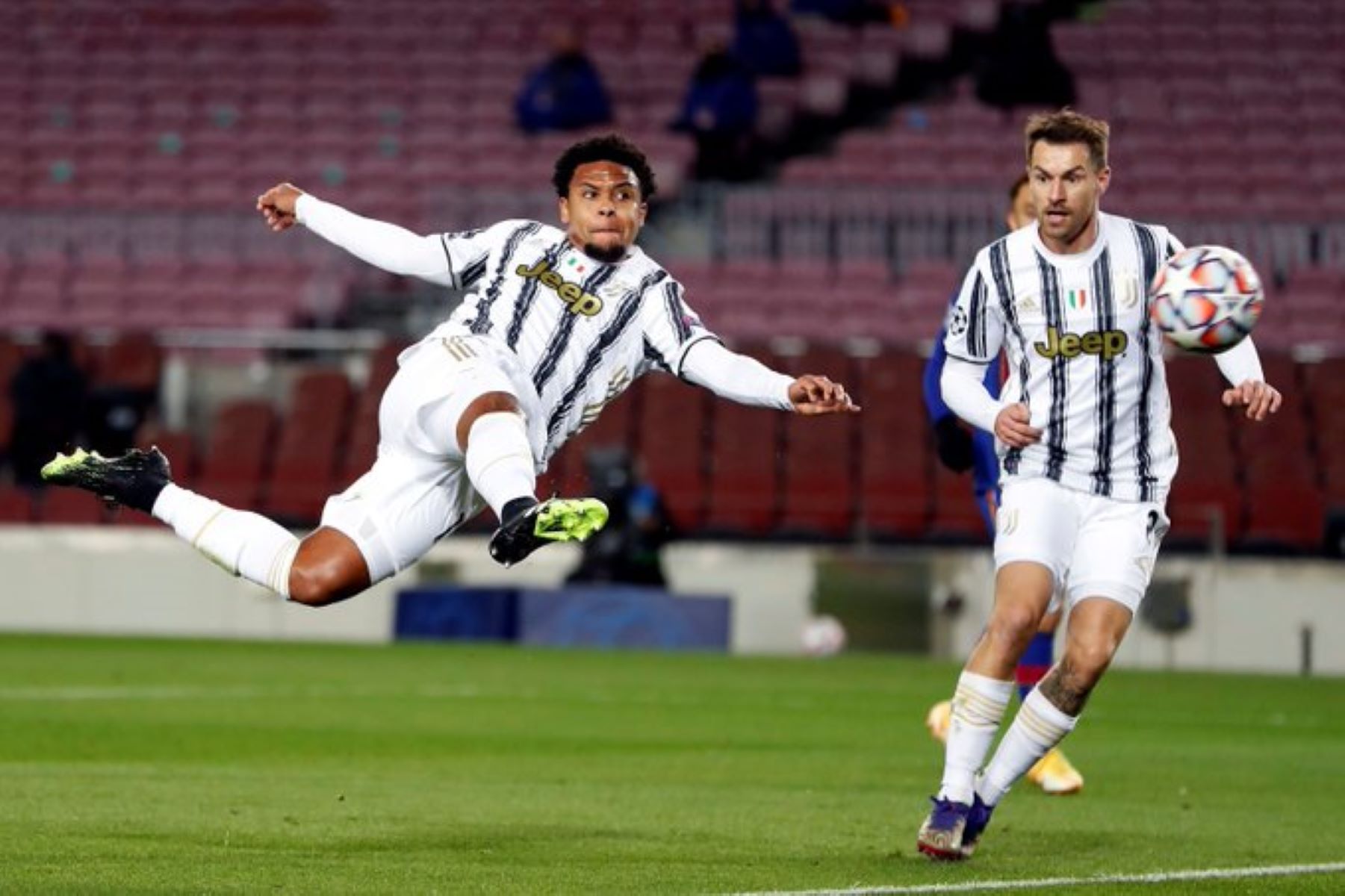 Χάθηκε η μπάλα στο Καμπ Νου – Γκολάρα ο Μακ Κένι (vid)