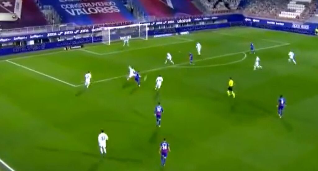 Τι έβαλες ρε Κίκε – Ξανά στο ματς η Έιμπαρ! (vid)