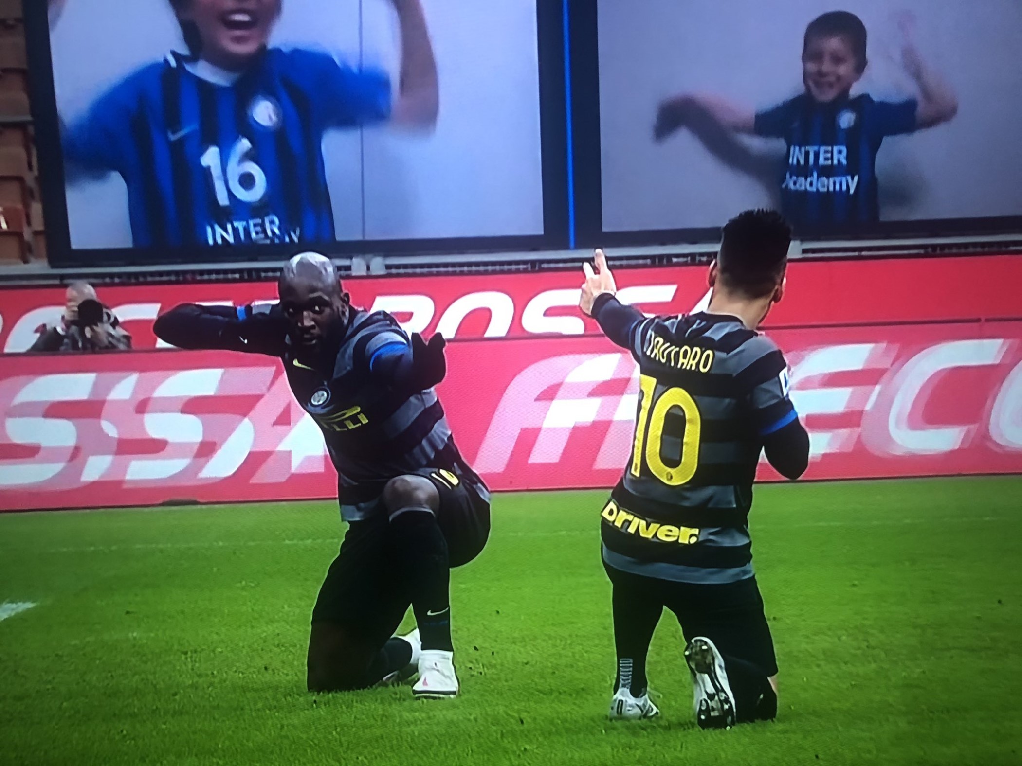 Ντέρμπι… για ύπνο, αλλά ο Λουκάκου είδε “όνειρο”! (vid)