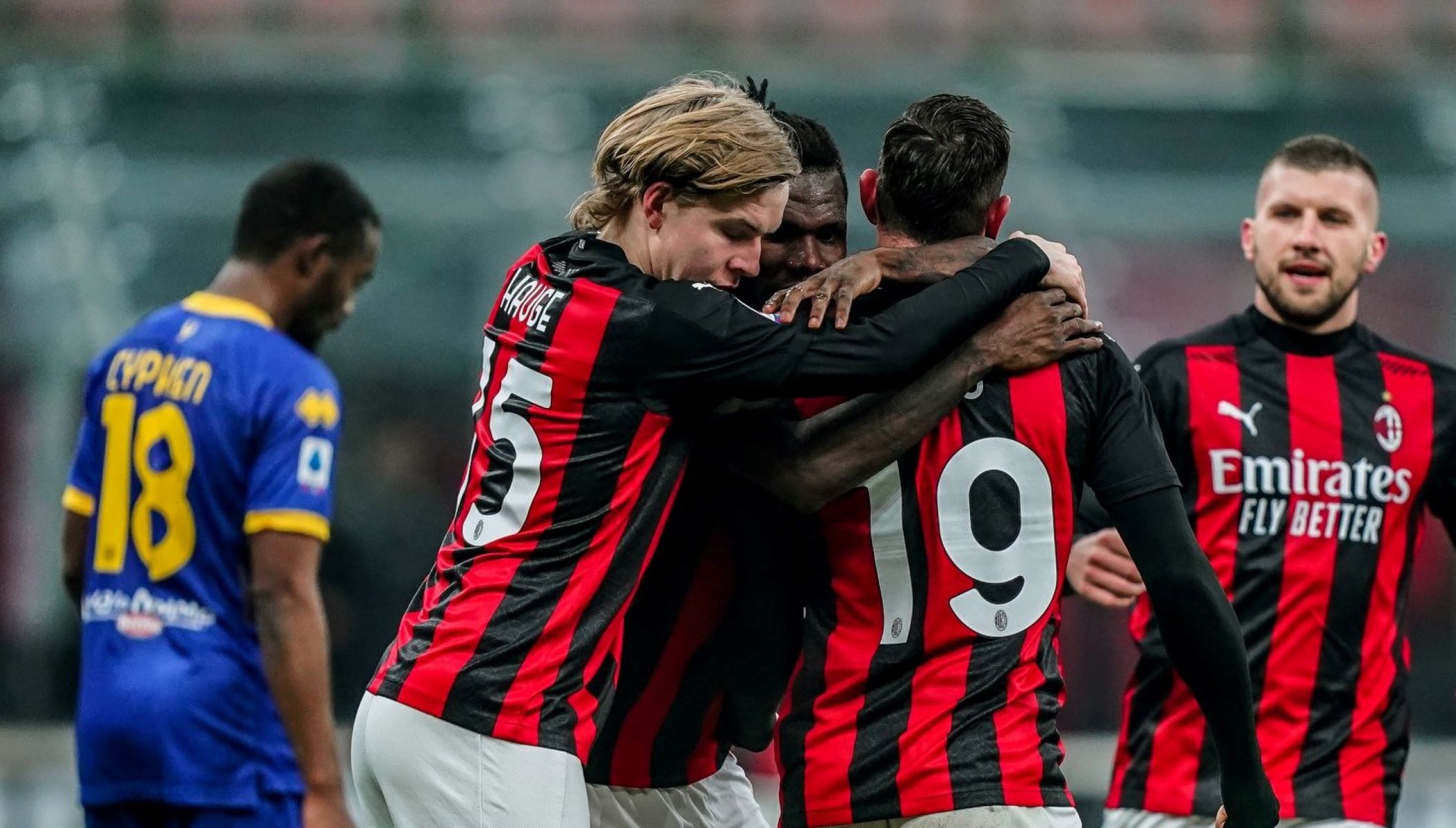 Η Μίλαν γλίτωσε την ήττα μα… σαν ήττα μοιάζει (vid)