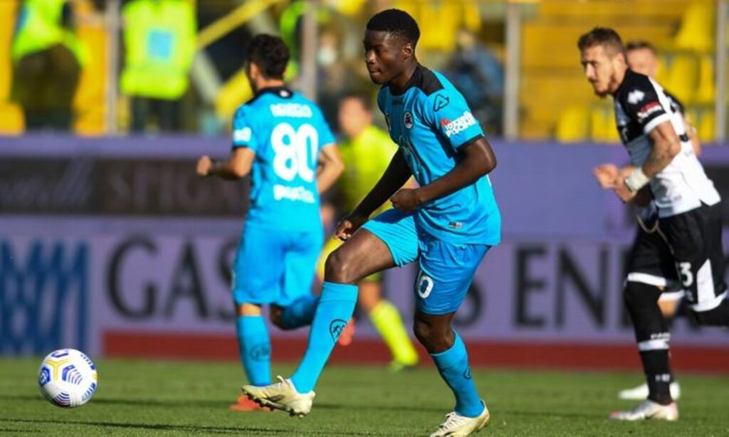 Βρήκε την… απομίμηση του Καμαβινγκά η Μπάγερν!