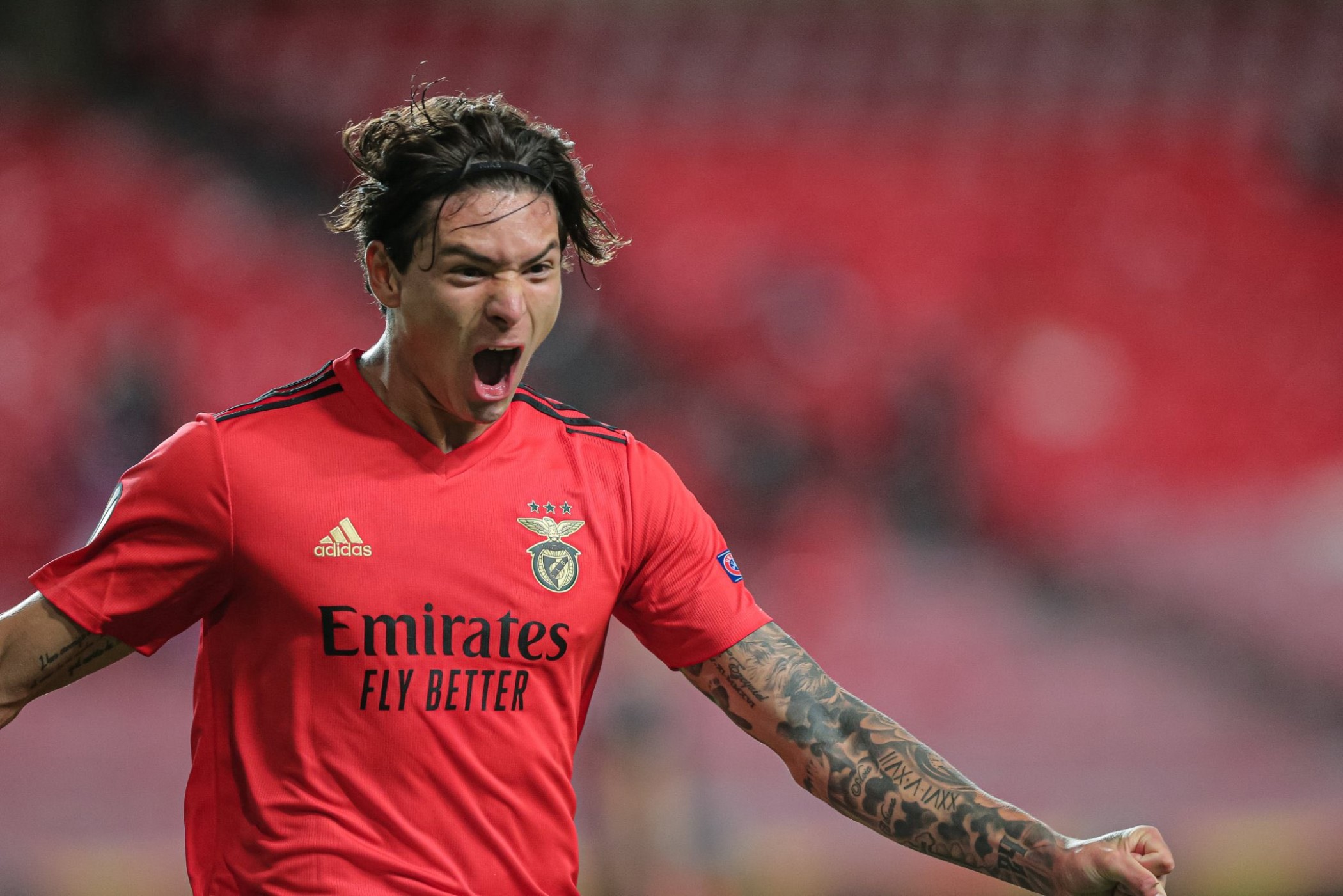 Σκάουτερ της Μπαρτσελόνα τσέκαραν το «αστέρι» της Μπενφίκα!