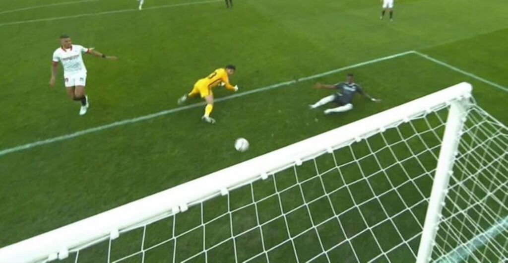 Λίγο Βινίσιους αρκετά Μπόνο και μπροστά η Ρεάλ στο ντέρμπι (vid)