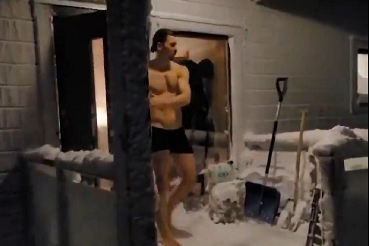 Ο Ζλάταν τα έβαλε ακόμα και με το χιόνι!(vid)