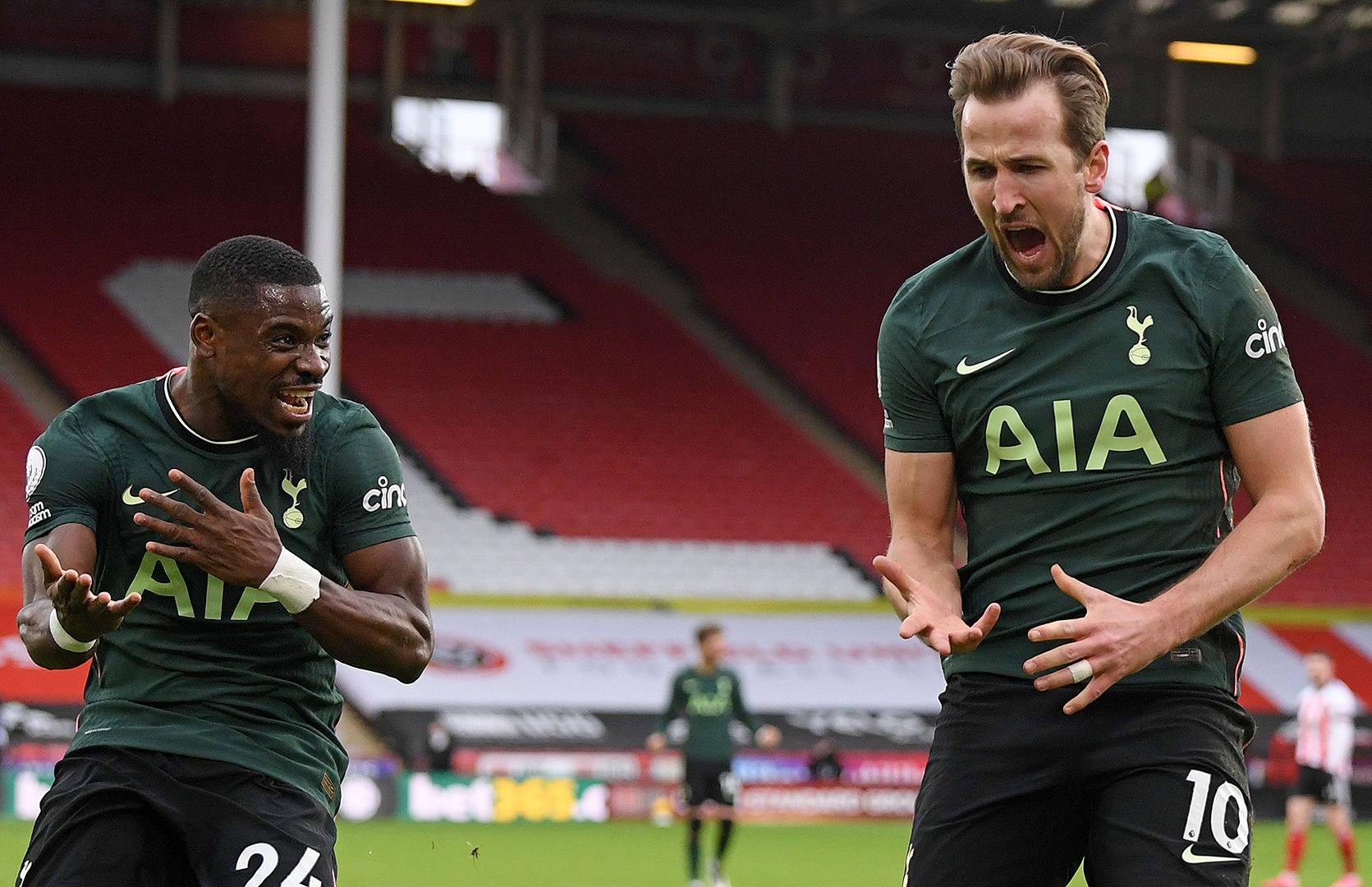 Διπλό τετράδας η Τότεναμ, βυθίζεται η Σέφιλντ (vid)