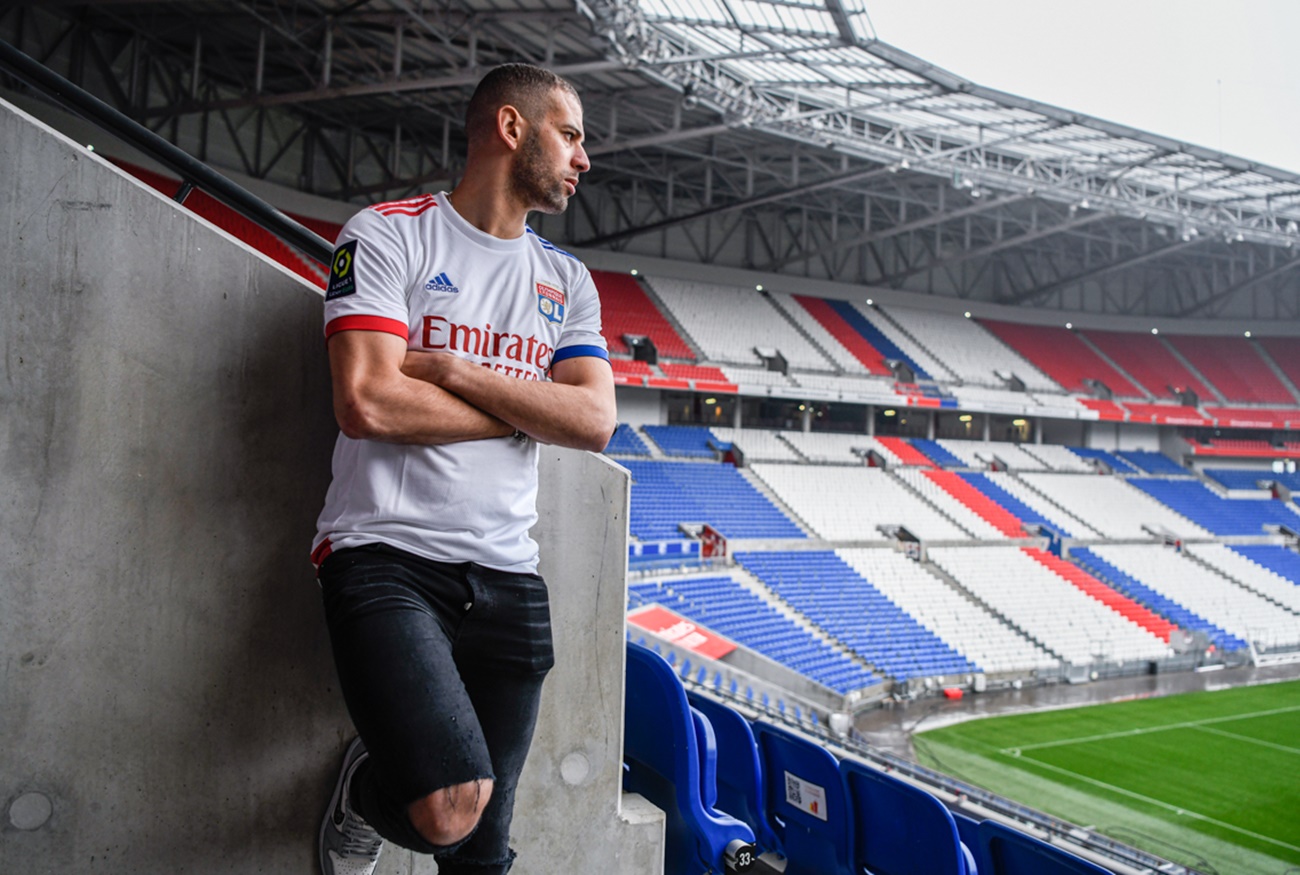 Υπέγραψε τον αντι-Ντεμπελέ η Λυών (pics)