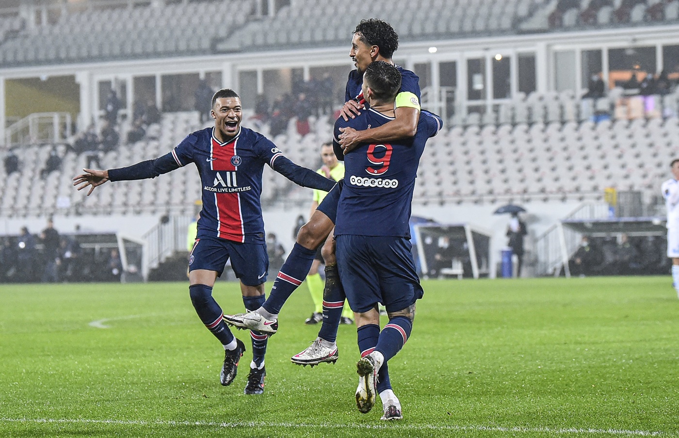 Στην Παρί η πρώτη κούπα της σεζόν! (vid)