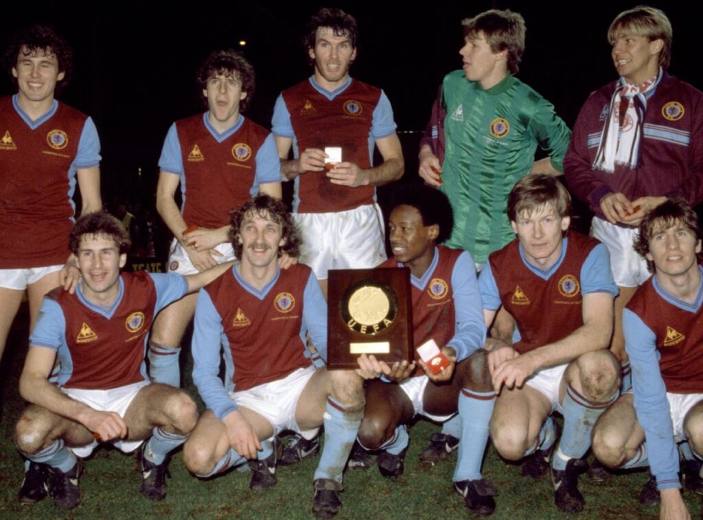 Όταν η Άστον Βίλα «διέλυε» την Μπαρτσελόνα! (vid)