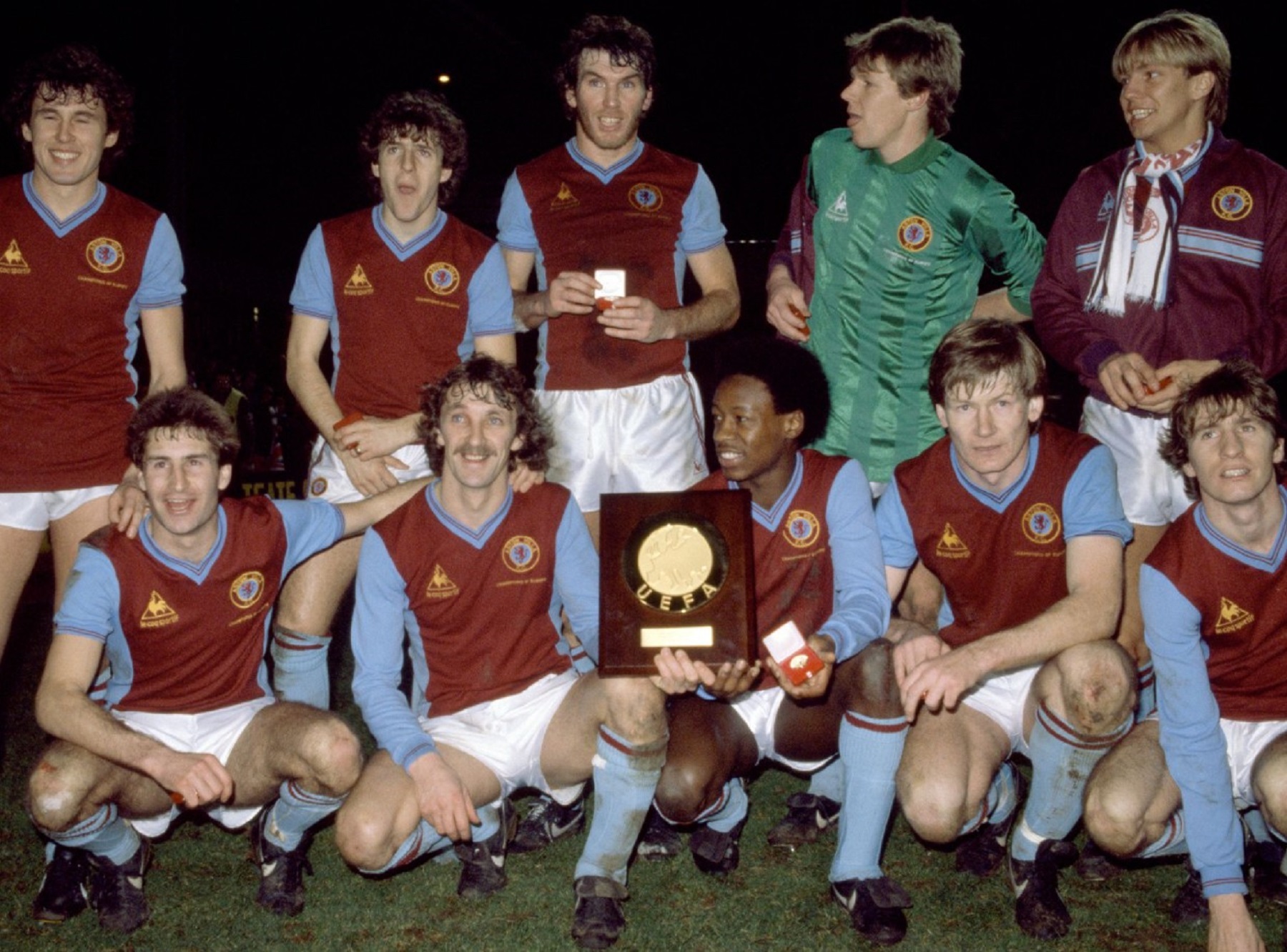 Όταν η Άστον Βίλα «διέλυε» την Μπαρτσελόνα! (vid)