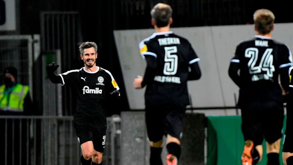 Το… ναυάγιο της Μπάγερν σε μουσική “Τιτανικού”! (vid)