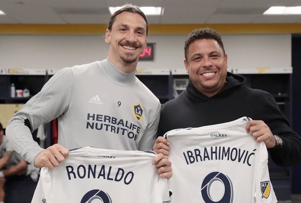 Ρονάλντο: «Παράδειγμα για το ποδόσφαιρο ο Ζλάταν»