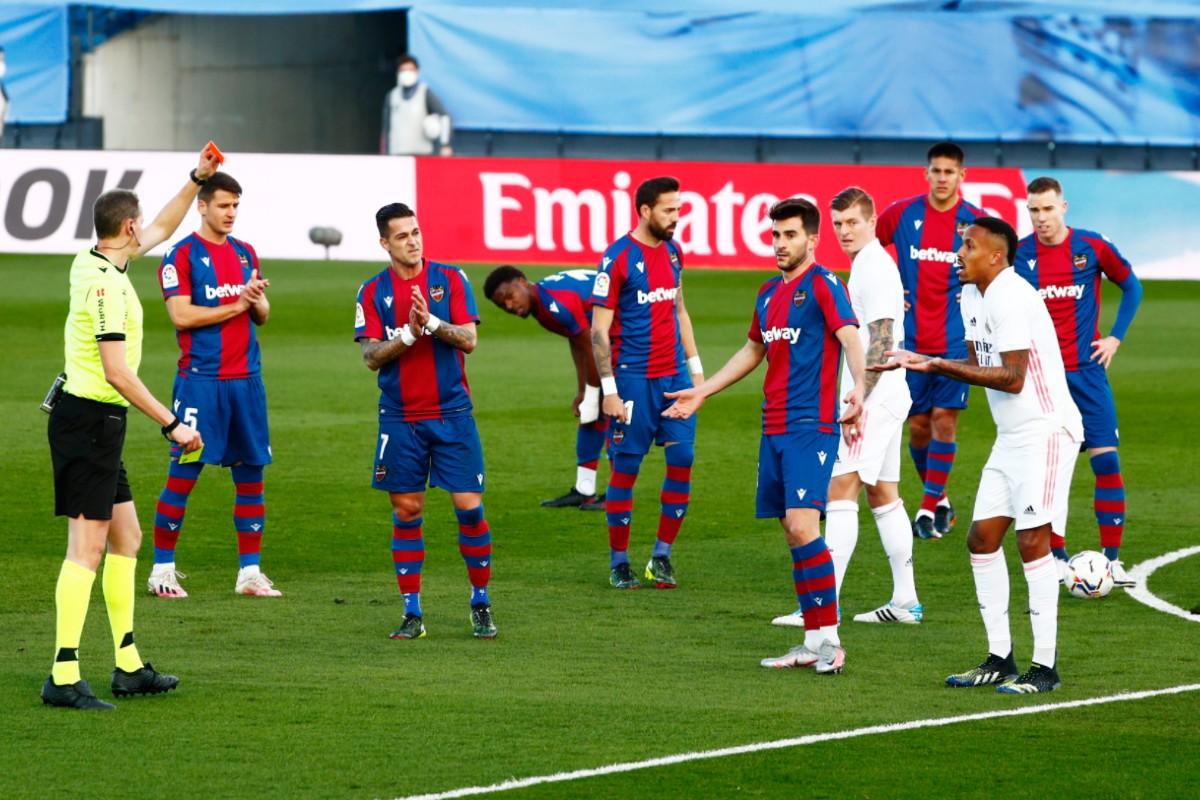 Έγκλημα του Μιλιτάο και τιμωρία για την Ρεάλ (vid)