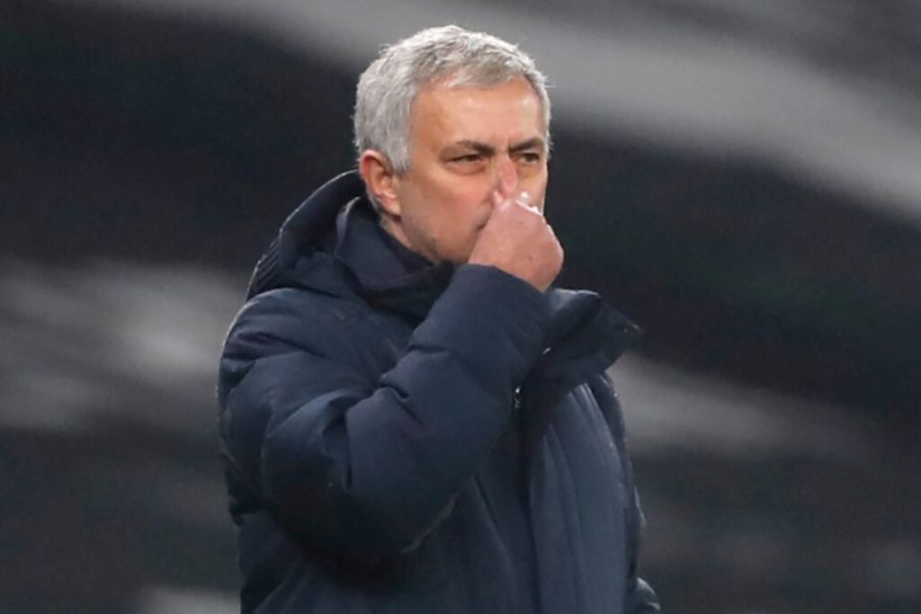 Ο Μουρίνιο πέταξε το μπαλάκι της ευθύνης στους παίκτες