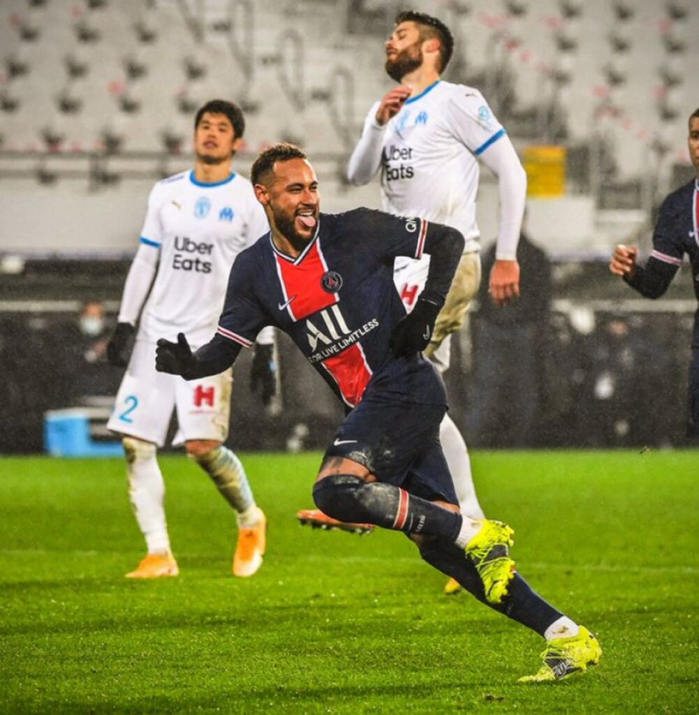 Νεϊμάρ: «Σκέφτηκα σοβαρά να αποσυρθώ…»