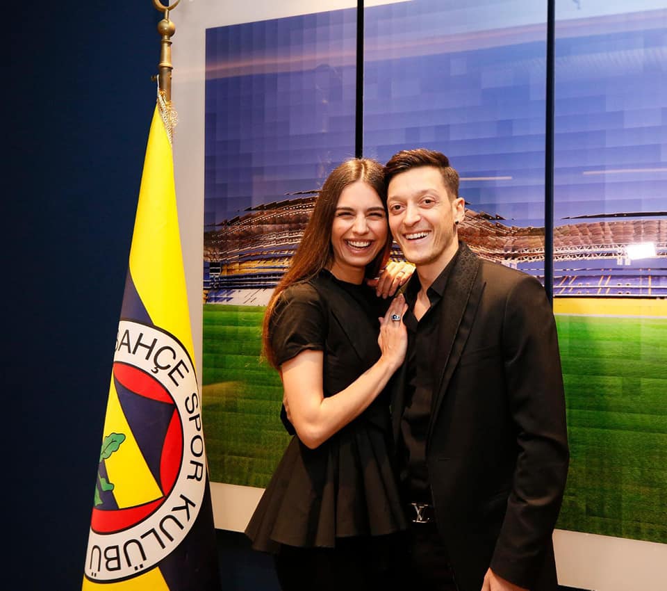 Το μήνυμα του Μεσούτ Οζίλ στα social media για τη νέα του περιπέτεια!