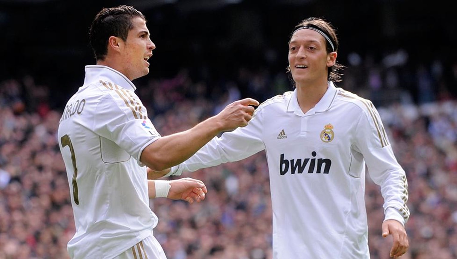 Οζίλ για Κριστιάνο: “Ο καλύτερος όλων όπου και αν έπαιξε”!