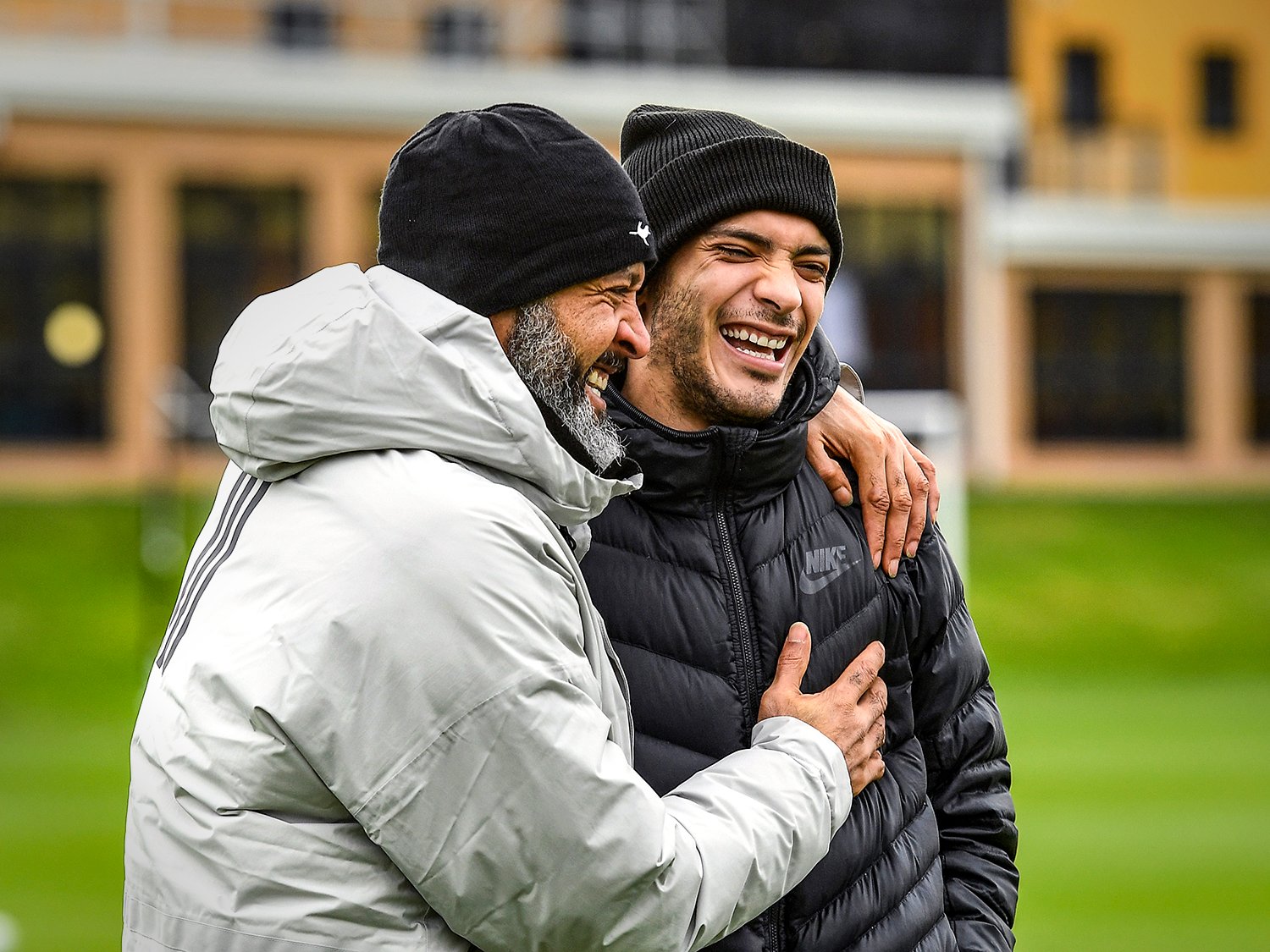 “Χορεύει” και πάλι με τους “λύκους” ο Χιμένες!