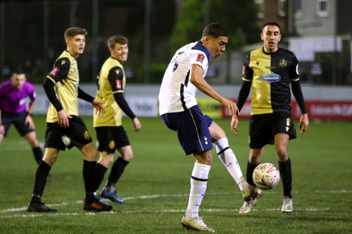 Στο παραμύθι της Μαρίν ο δράκος είναι η Τότεναμ (vid)