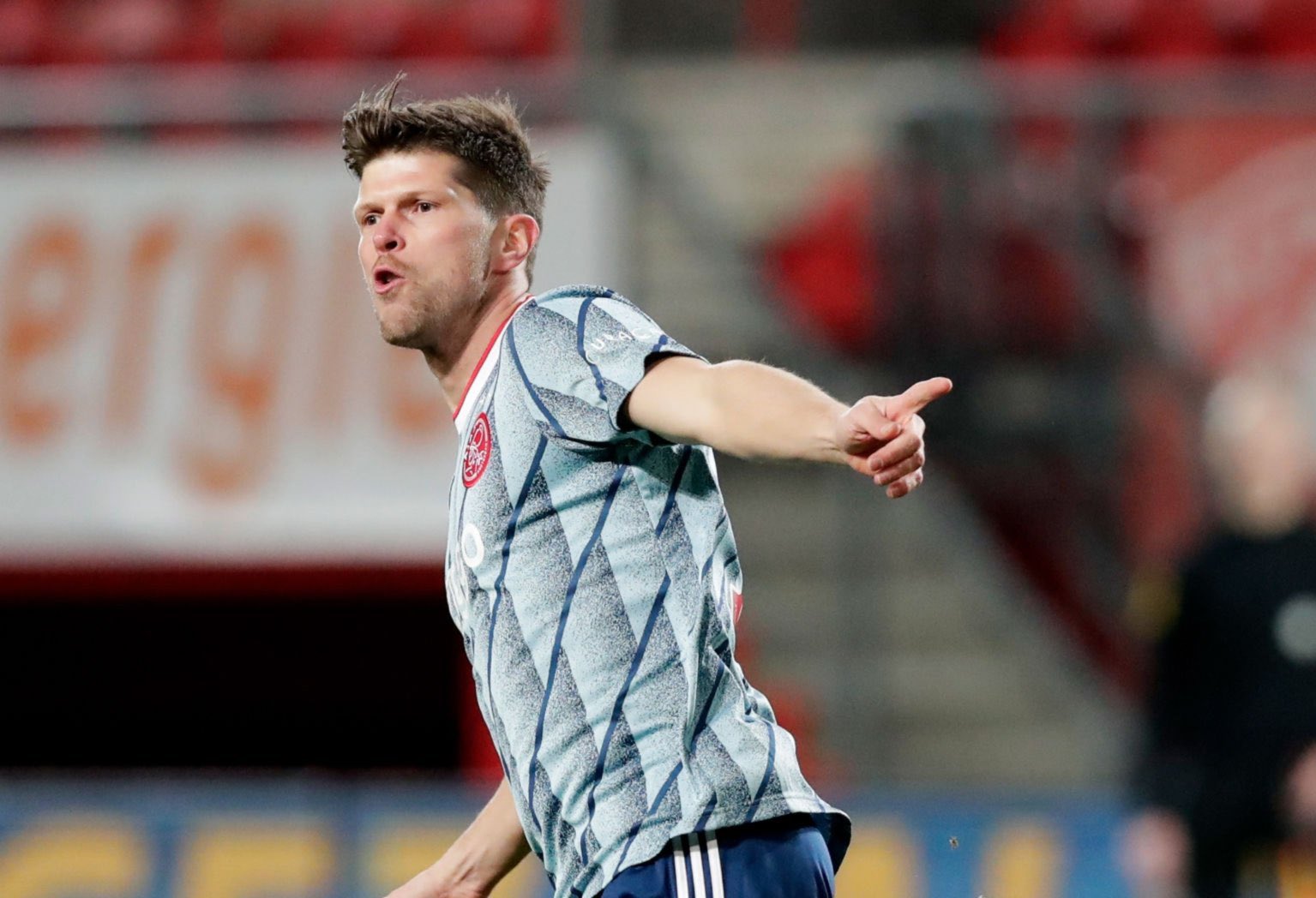 “Πυροβολάει” πιο γρήγορα και από την σκιά του ο Χούντελαρ! (vid)