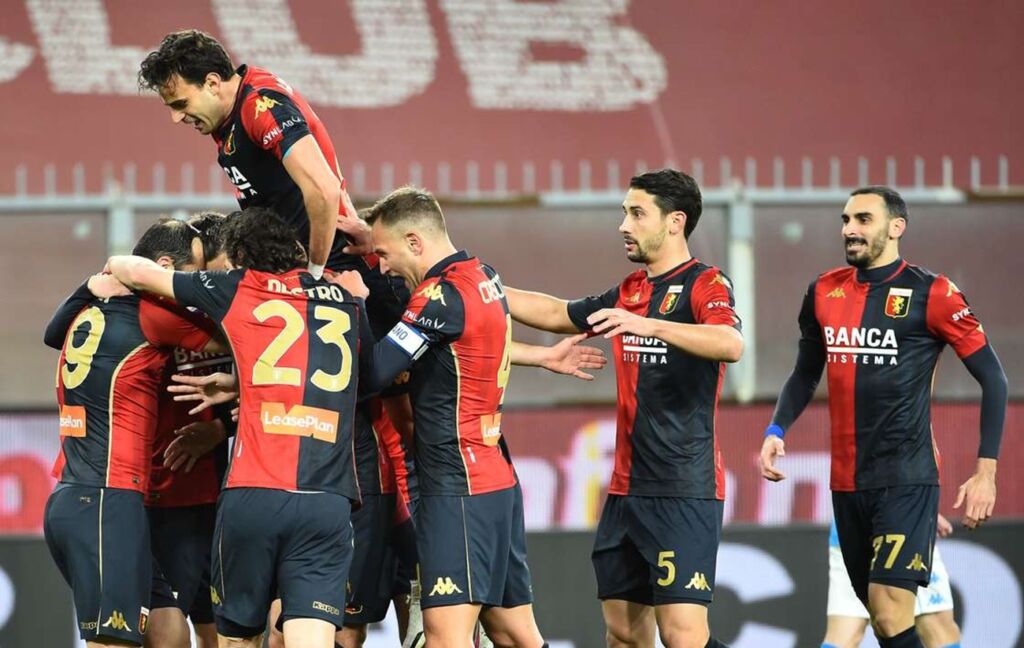 Ο Πάντεφ έκοψε τα «φτερά» της Νάπολι (vid)