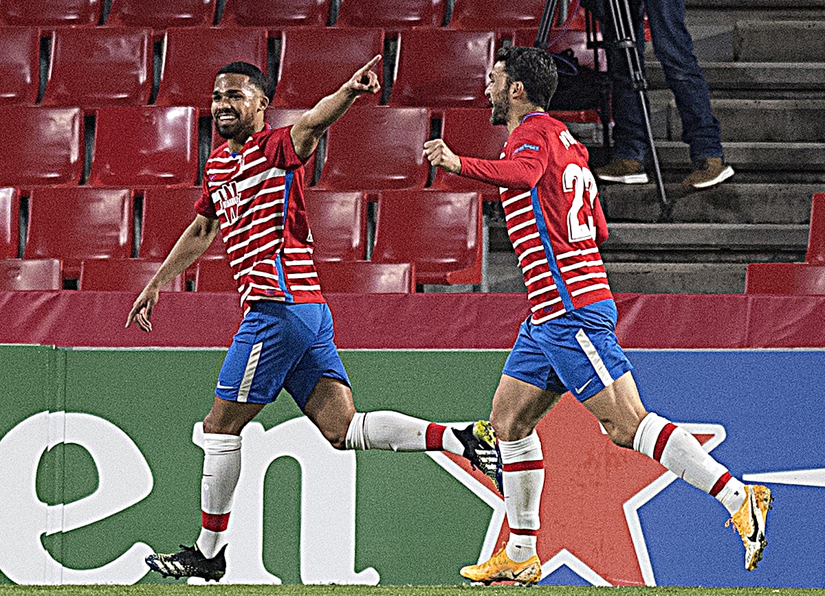 Η Γρανάδα «τρόμαξε» το… φάντασμα της Νάπολι (vid)