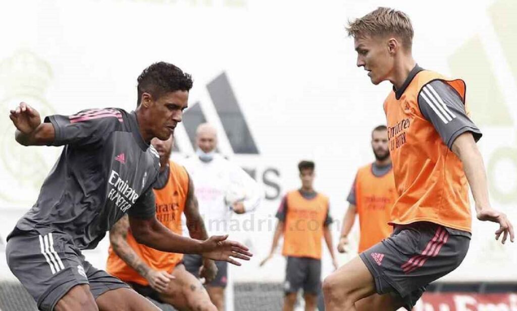 Περιμένουν Όντεγκαρντ στη Ρεάλ – Ερωτηματικά για Βαράν