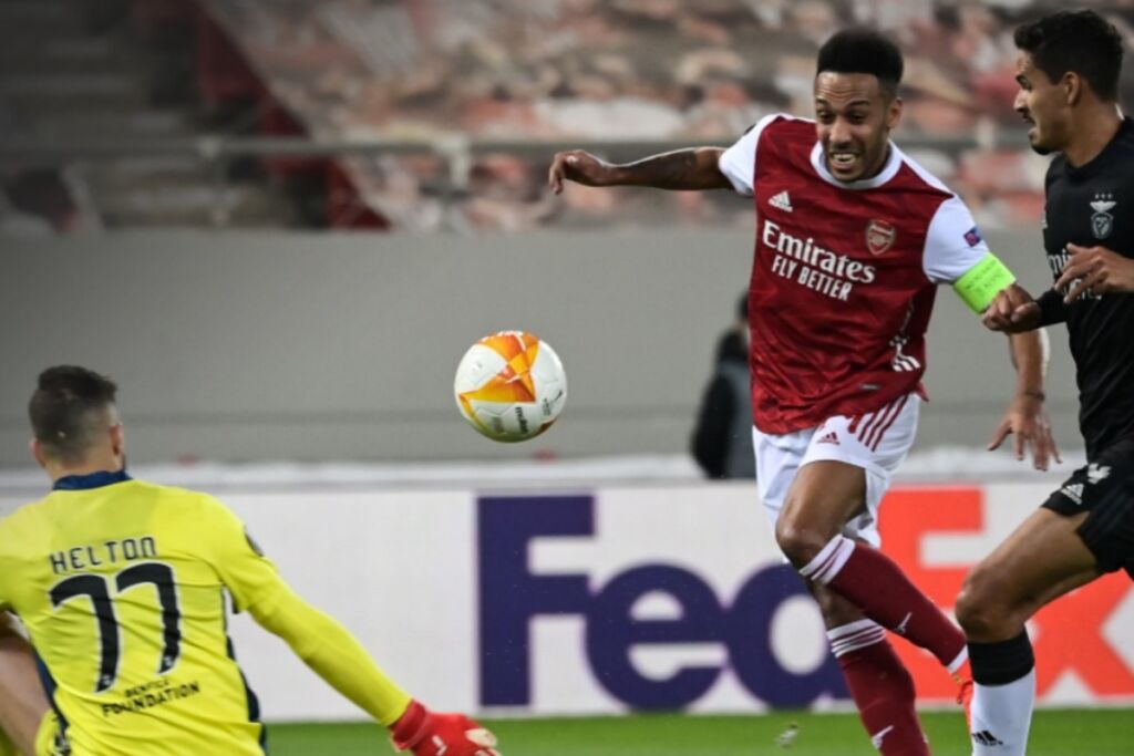 Σάκα και Ομπαμεγιάνγκ βρέθηκαν με κλειστά μάτια (vid)