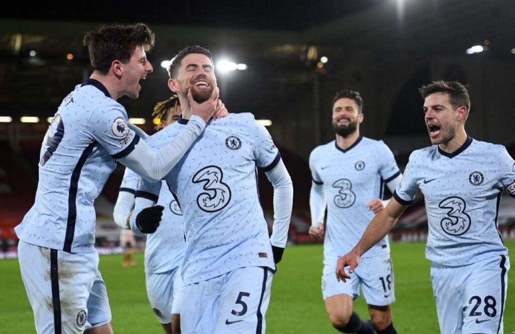 Η Τσέλσι έδωσε γροθιά στο μαχαίρι και βλέπει… αστέρια!