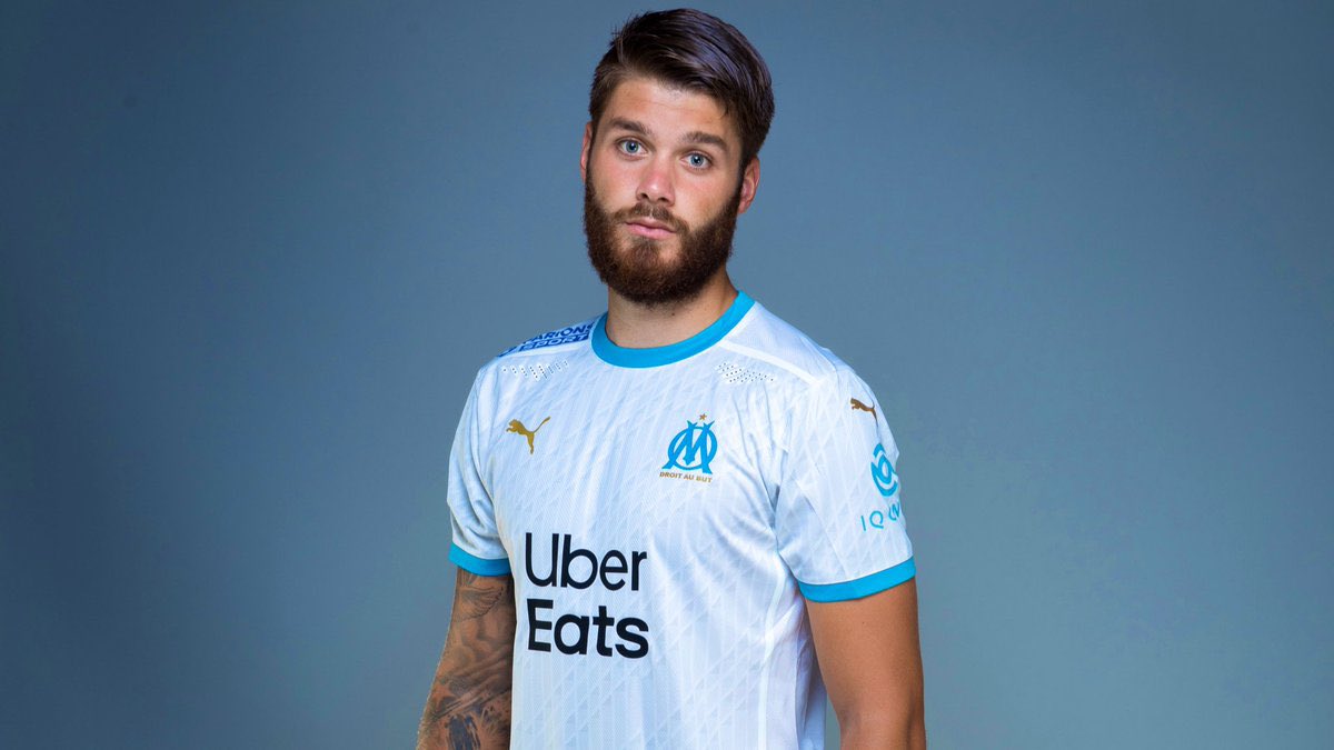 "Kαίγεται" για στόπερ η Λίβερπουλ! 