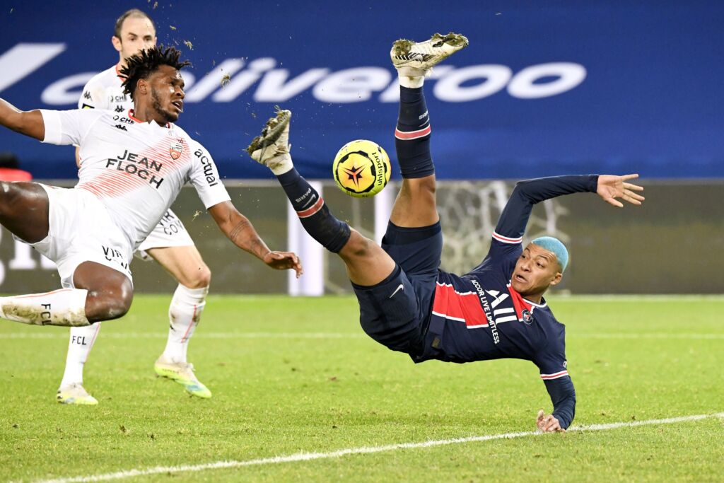 Ντι Μαρία σερβίρει με τον Μπαπέ να τα… πίνει! (vid)